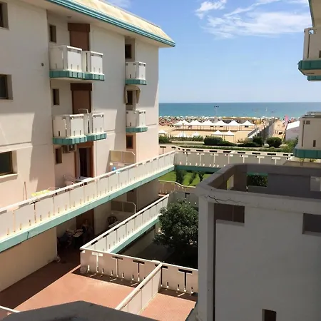 Fuer 4 Personen Ca 25 Qm In Bibione, Adriakueste Italien Und Umgebung - B62833 *