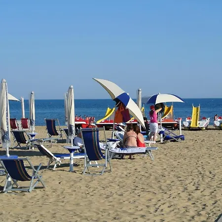 Fuer 4 Personen Ca 25 Qm In Bibione, Adriakueste Italien Und Umgebung - B62833 Lejlighed *